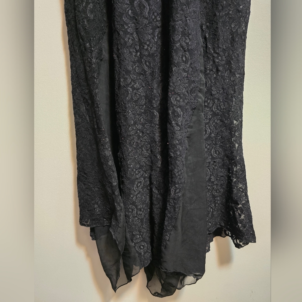 Vintage Elegant Black Lace Nightgown - Picture 2 of 11